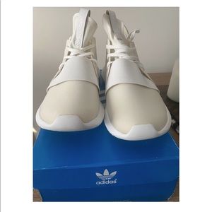 Women’s adidas Tubular Defiant Core White size 9
